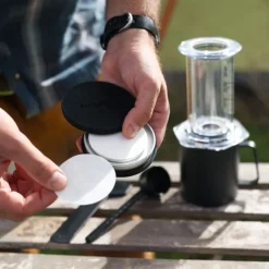 AeroPress Travel suodatinpaperikotelo, musta