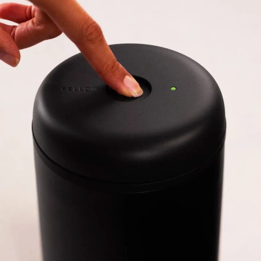Fellow Electric Atmos Vacuum Canister tyhjiösäiliö sähkökannella, mattamusta teräs