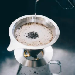 Hario Double Mesh Metal Dripper V60-02 suodatinsuppilo