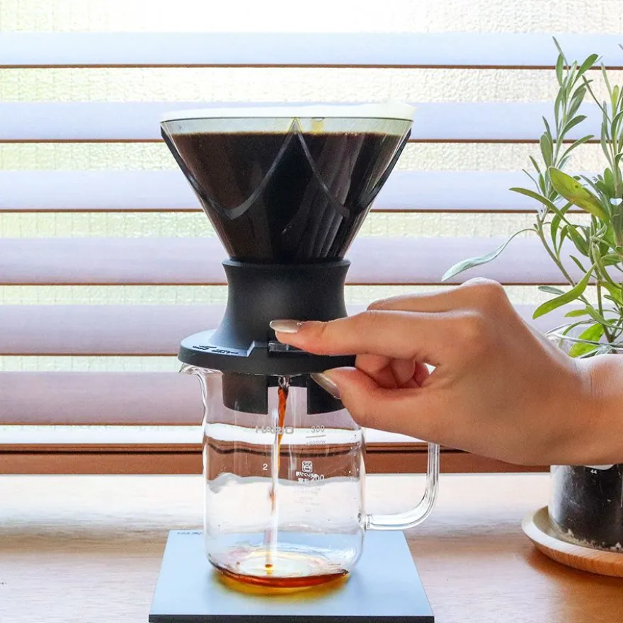 Hario V60 Mugen x Switch Dripper koko 02 suodatinsuppilo, musta