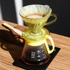 Hario V60 Range Server Candy Edition koko 02, 600 ml Desert Red