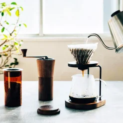 Hario Walnut Wood kahvimylly